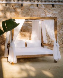 Balinese bed